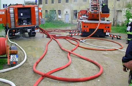 Пожарный кран для перекачки воды