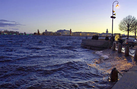 Санкт-Петербург снова под опасностью подтопления